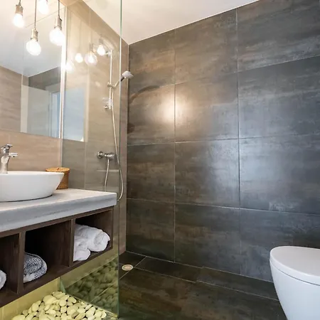 Kanes Boutique Hotel 3*