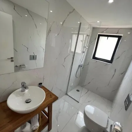 Kanes Boutique Hotel 3*