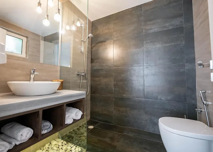 Kanes Boutique Hotel 3*